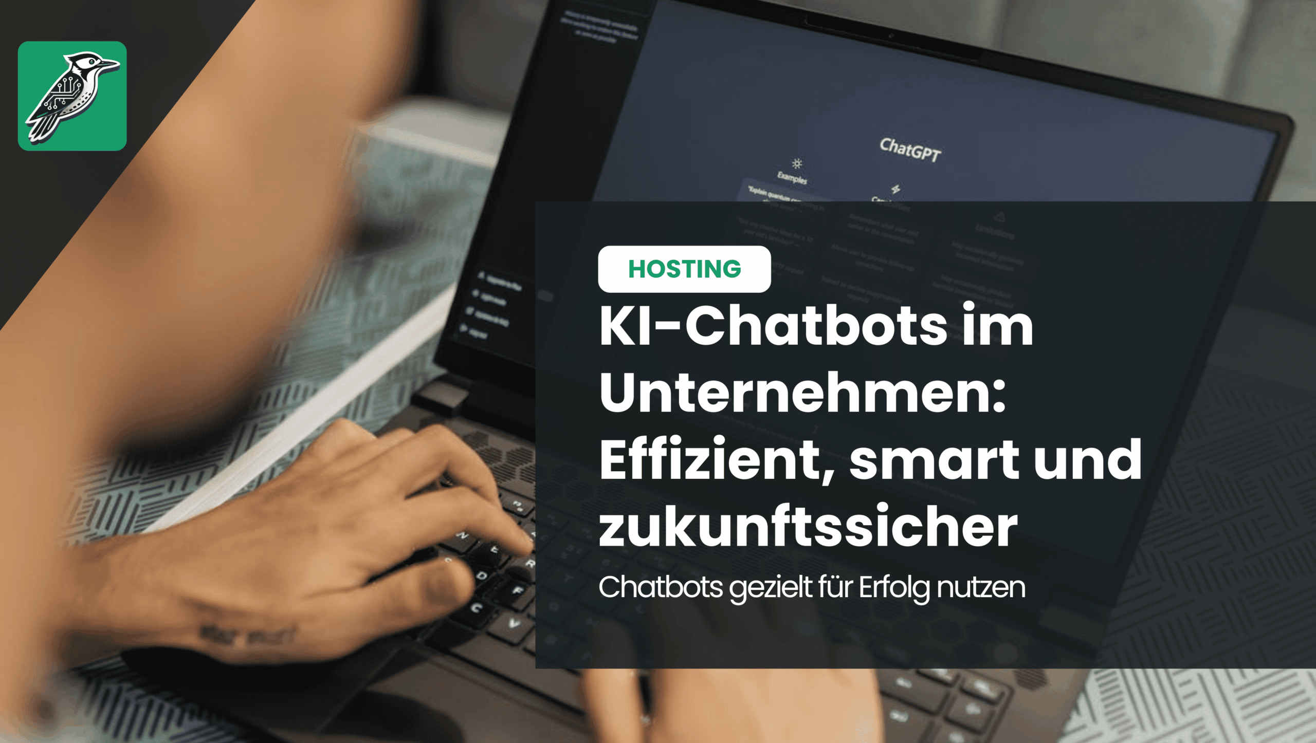 Person arbeitet an einem Laptop mit ChatGPT – smarte KI-Chatbots im Unternehmenseinsatz.